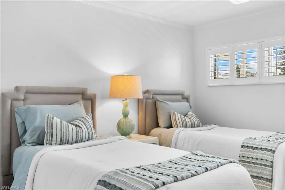280 2nd Avenue S #303 Naples, FL 34102
