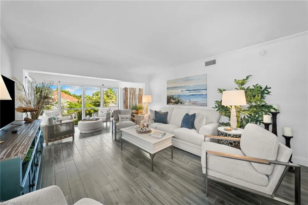 280 2nd Avenue S #303 Naples, FL 34102