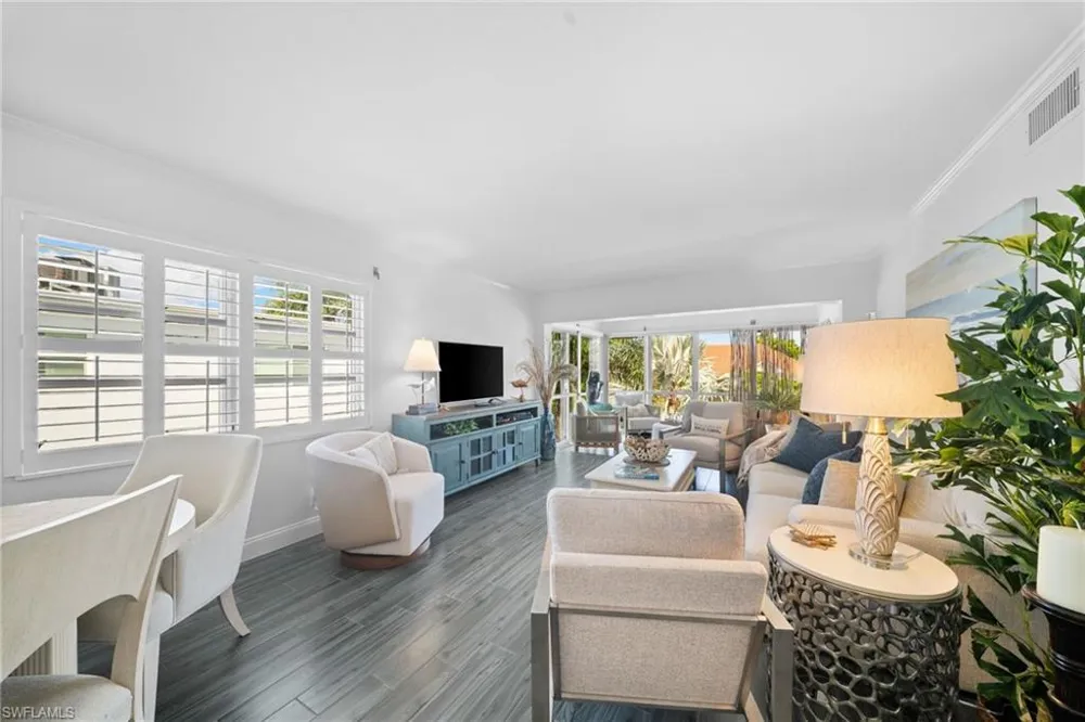 280 2nd Avenue S #303 Naples, FL 34102