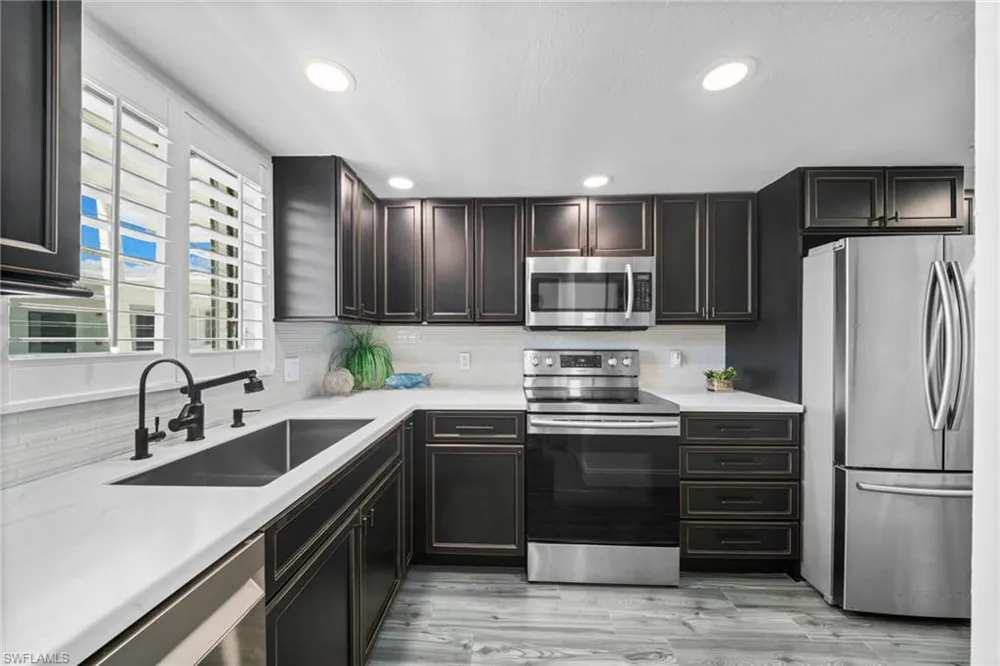 280 2nd Avenue S #303 Naples, FL 34102