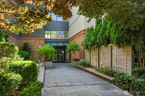 275 W Roy Street #205