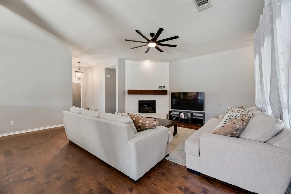 349 Apache Trail Murphy, TX 75094