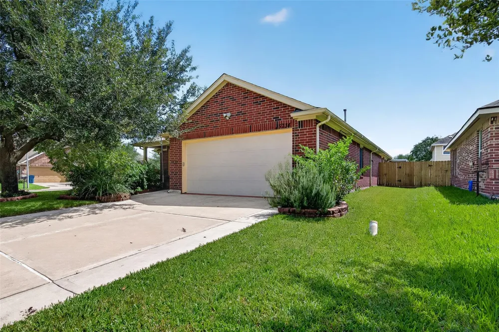 15734 Bannowsky Lane Houston, TX 77049