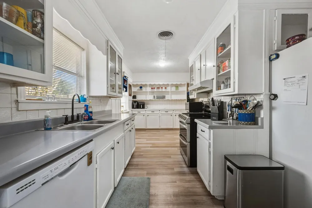 945 Travis Street Liberty, TX 77575