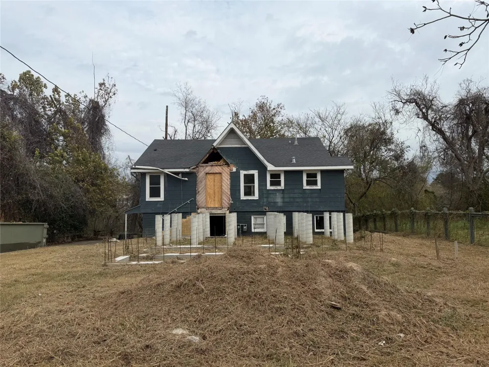 611 Mathis Street Houston, TX 77009