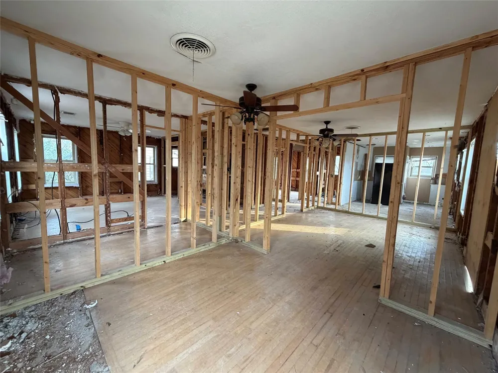 611 Mathis Street Houston, TX 77009