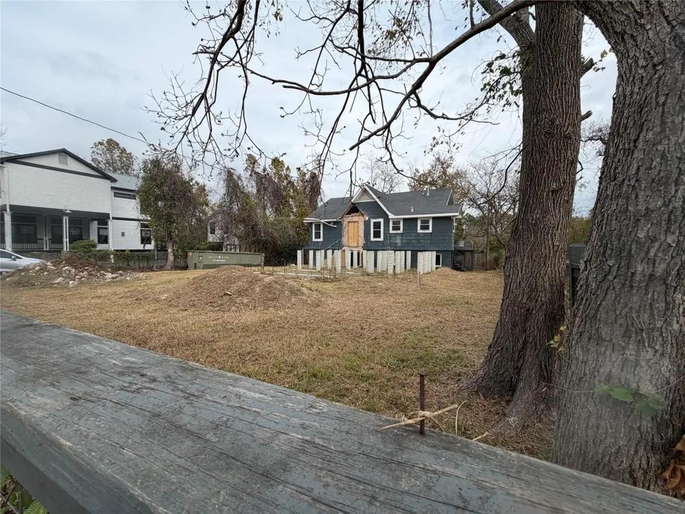 611 Mathis Street Houston, TX 77009