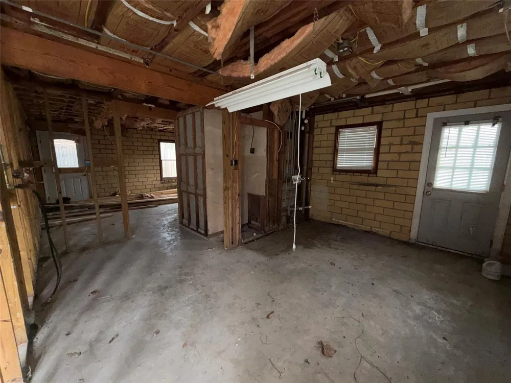611 Mathis Street Houston, TX 77009