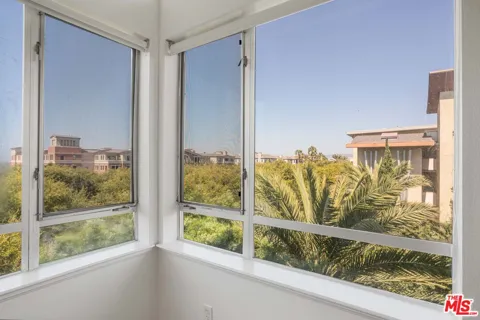 6400 Crescent Park