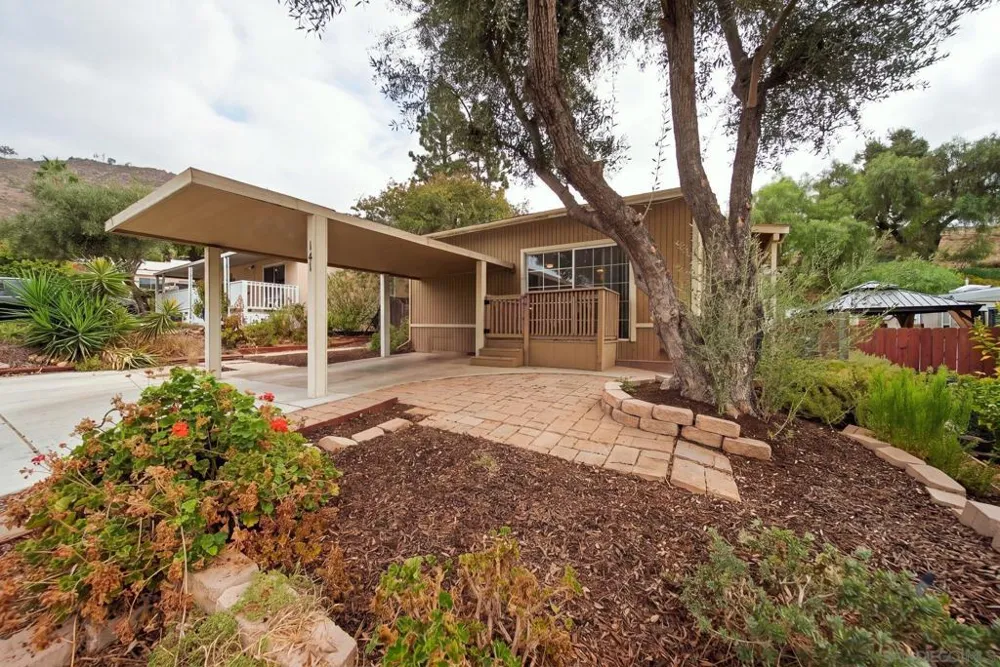 1120 Pepper Dr #SPC 141 El Cajon, CA 92021