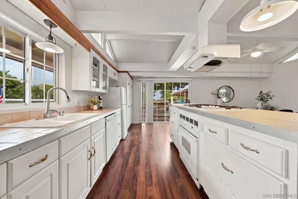 1120 Pepper Dr #SPC 141 El Cajon, CA 92021