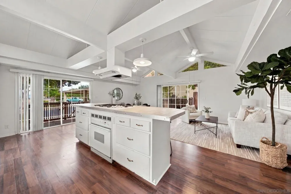 1120 Pepper Dr #SPC 141 El Cajon, CA 92021