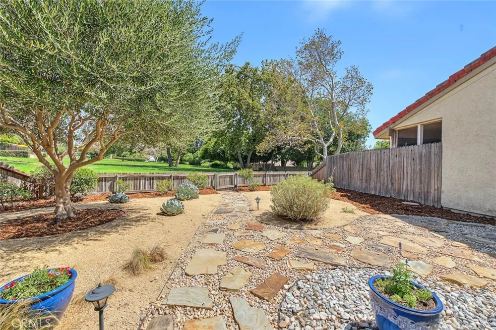 434 Champlain Claremont, CA 91711