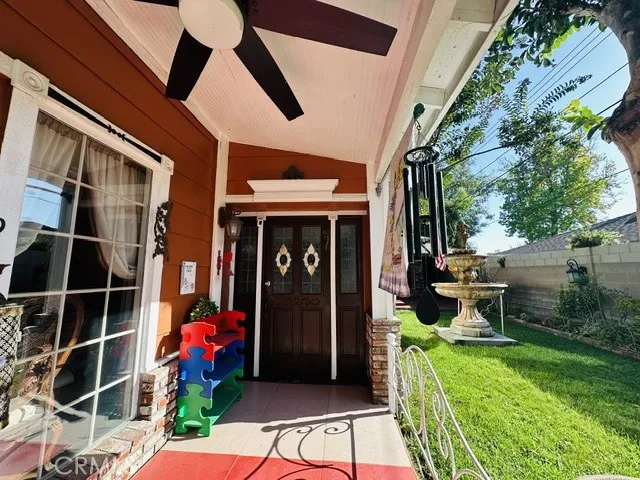 1576 W Orangewood Anaheim, CA 92802