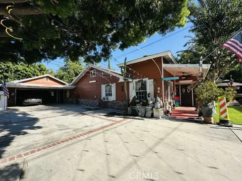 1576 W Orangewood