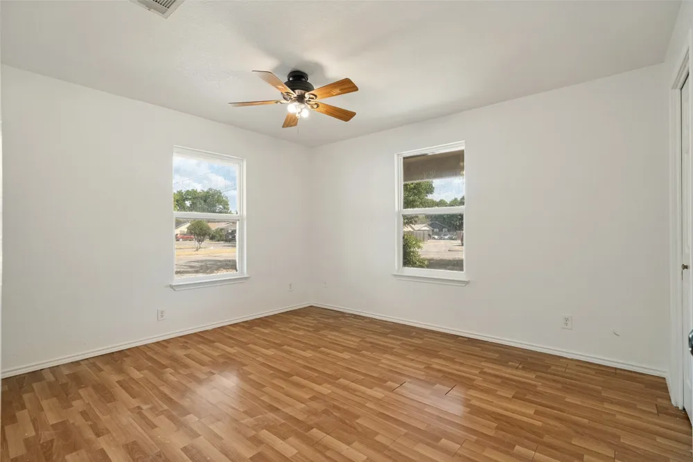 402 Myers Avenue Cleburne, TX 76033