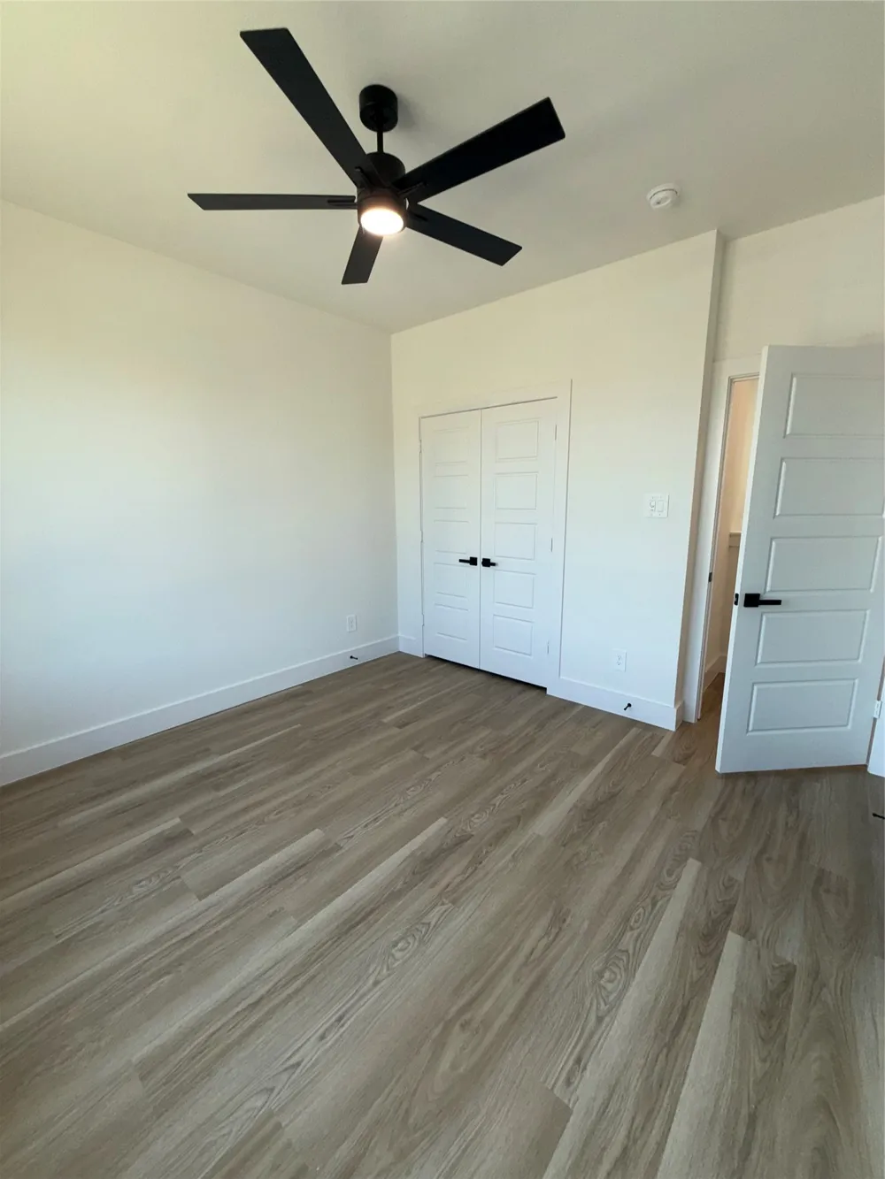 5634 Mesa Circle Dallas, TX 75235
