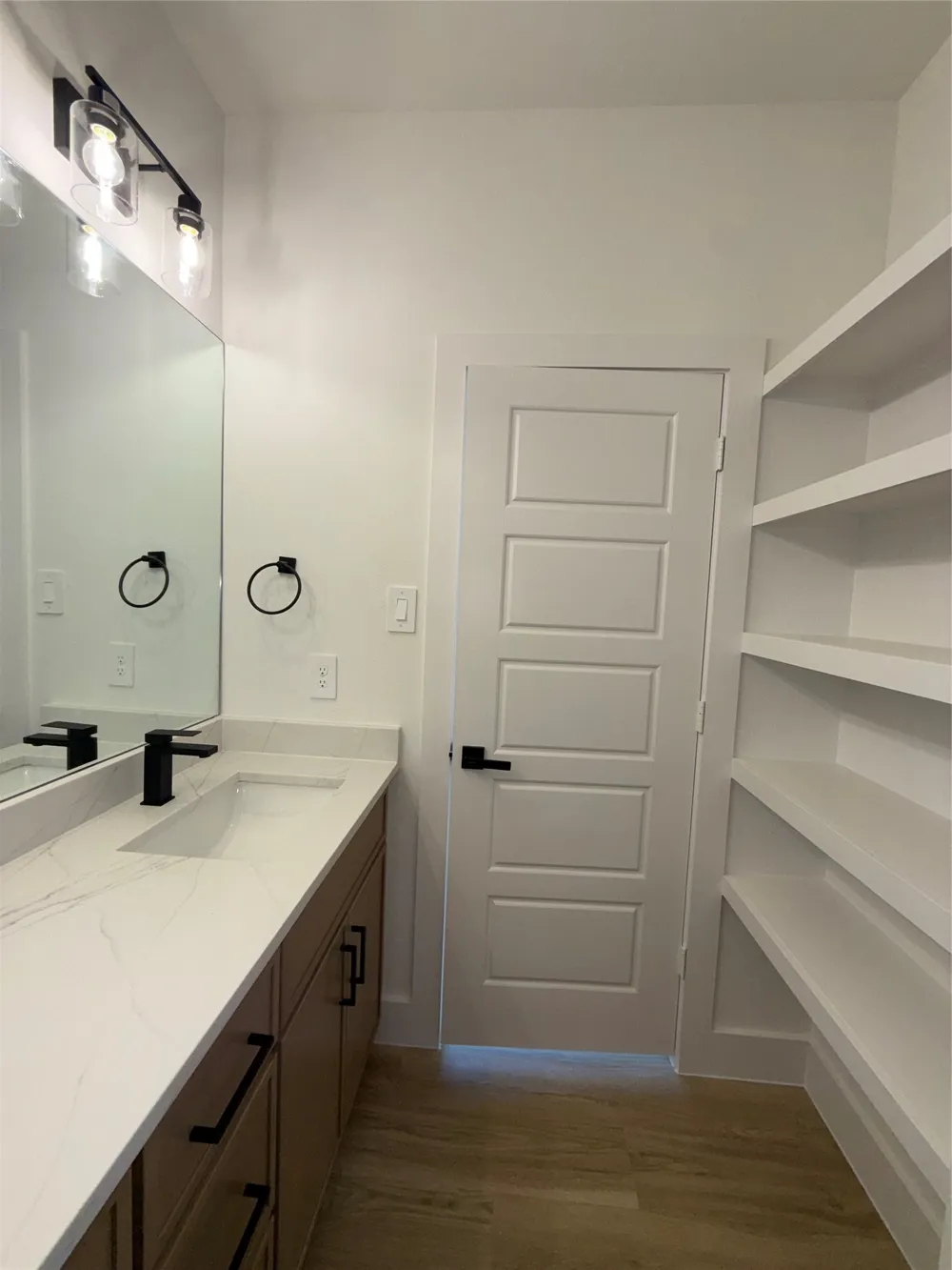 5634 Mesa Circle Dallas, TX 75235