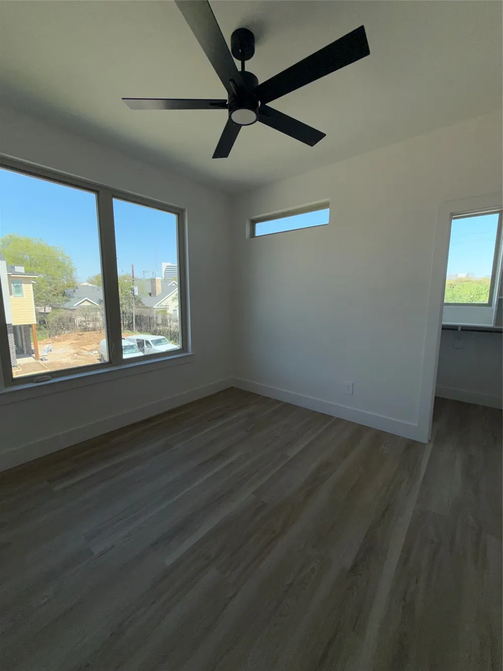 5634 Mesa Circle Dallas, TX 75235