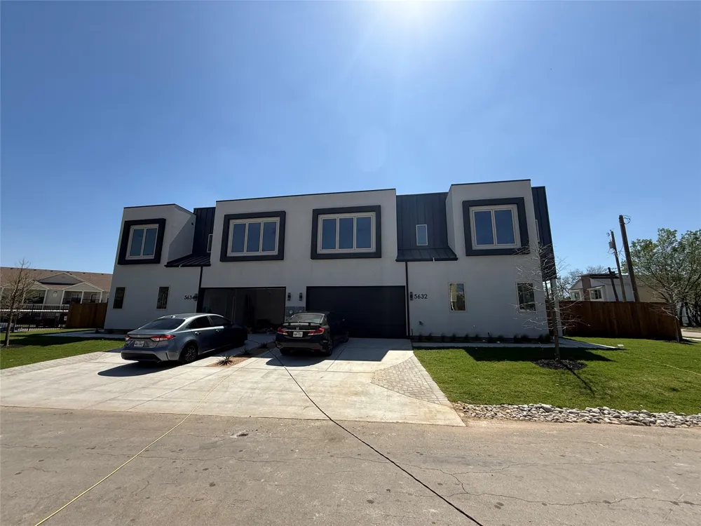 5634 Mesa Circle Dallas, TX 75235