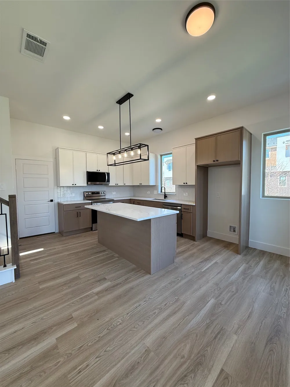 5634 Mesa Circle Dallas, TX 75235