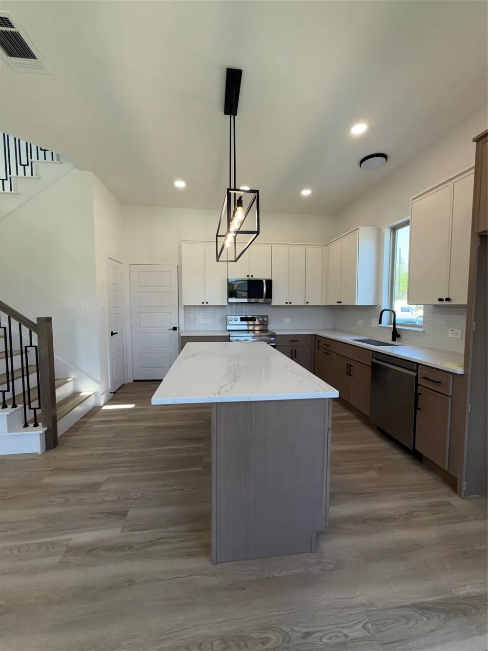 5634 Mesa Circle Dallas, TX 75235