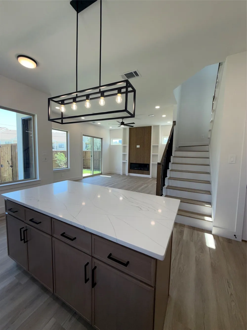 5634 Mesa Circle Dallas, TX 75235
