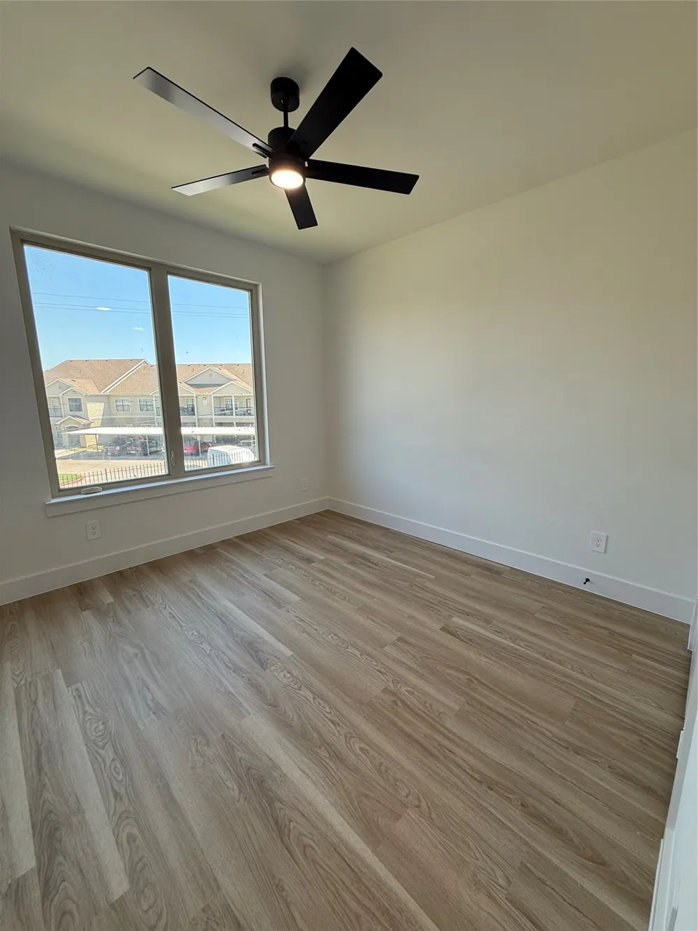 5634 Mesa Circle Dallas, TX 75235