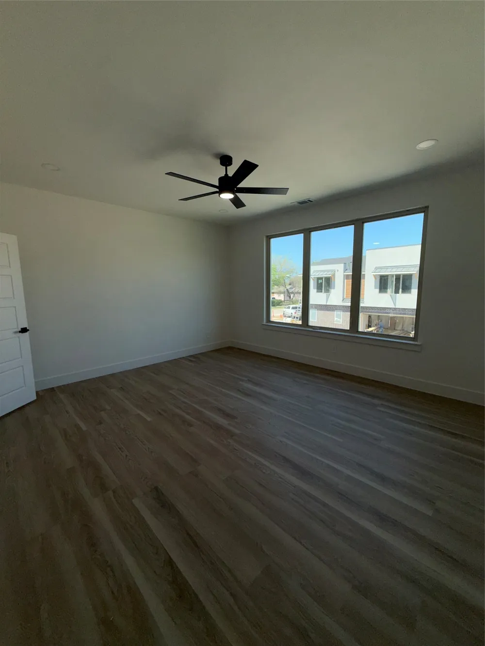 5634 Mesa Circle Dallas, TX 75235