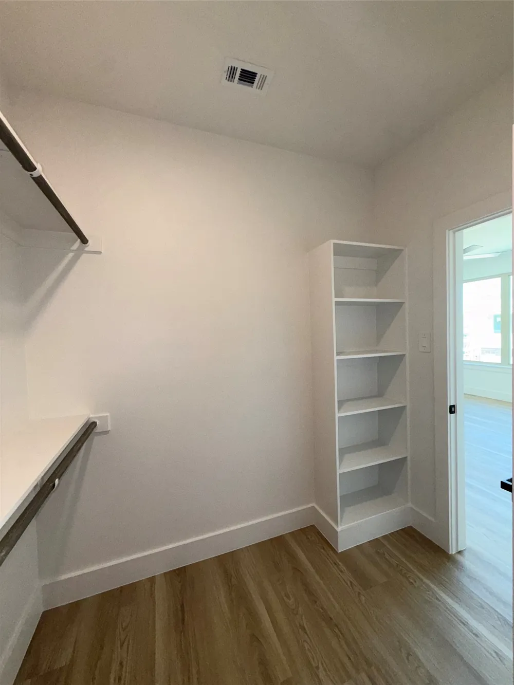 5634 Mesa Circle Dallas, TX 75235