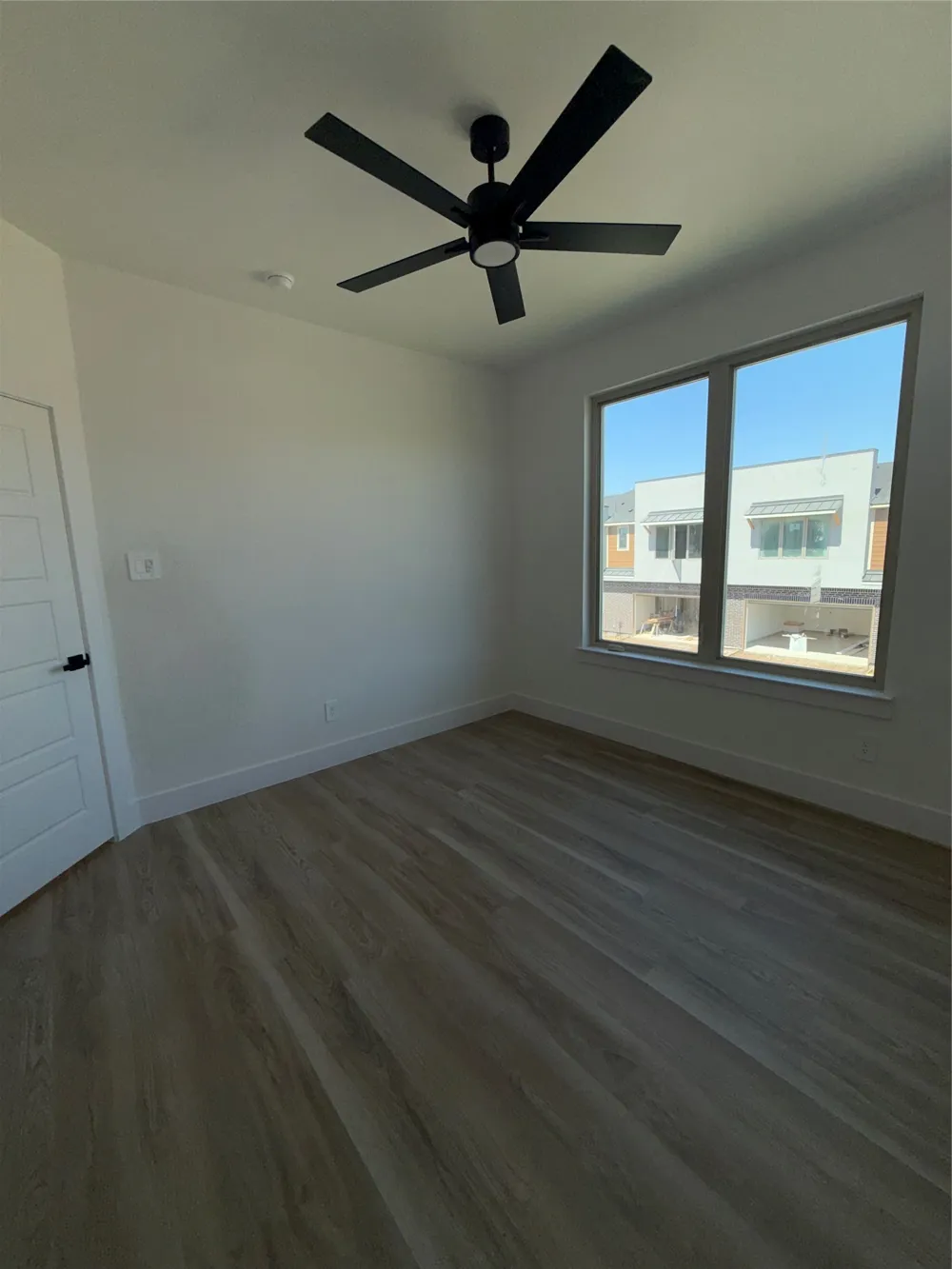 5634 Mesa Circle Dallas, TX 75235