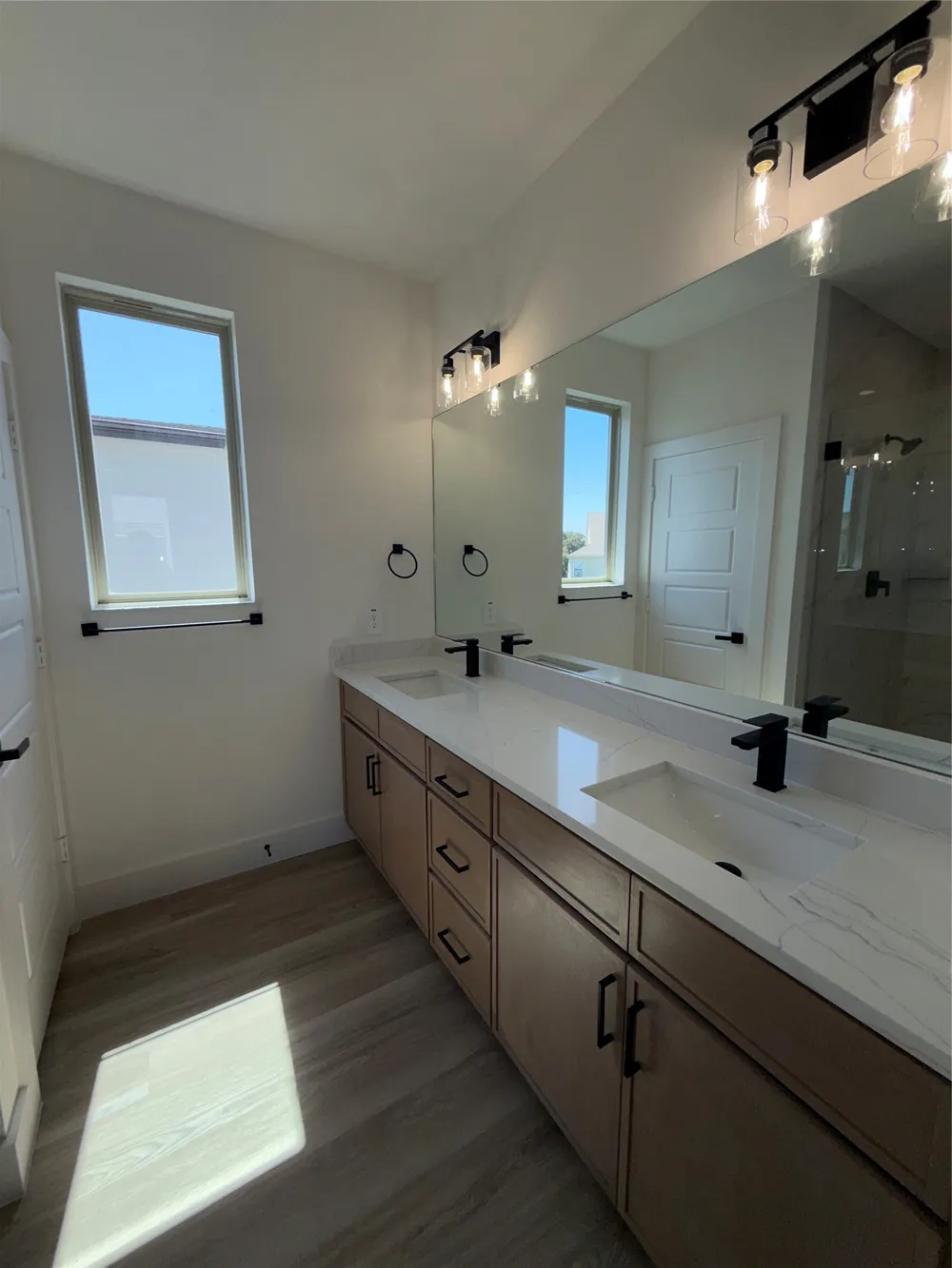 5634 Mesa Circle Dallas, TX 75235