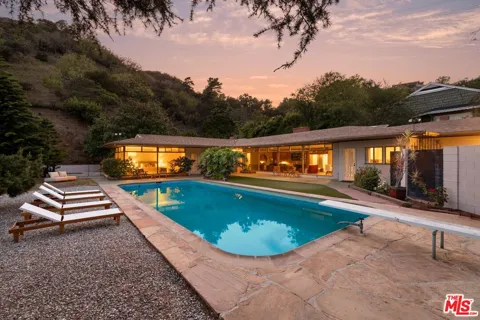 7230 Outpost Cove Drive