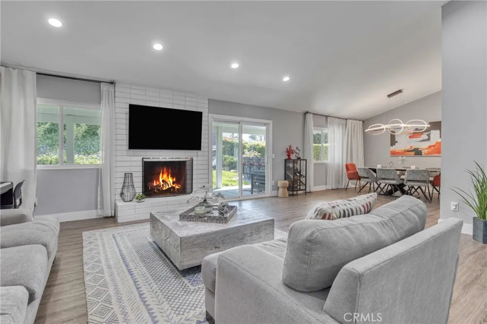 7293 Cirrus Way West Hills, CA 91307