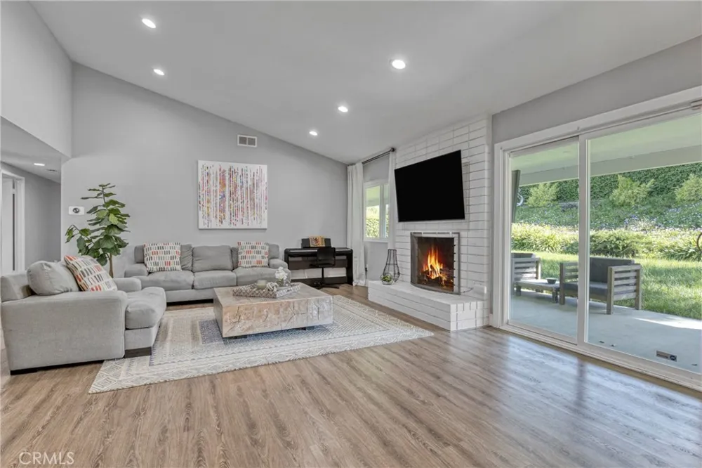 7293 Cirrus Way West Hills, CA 91307