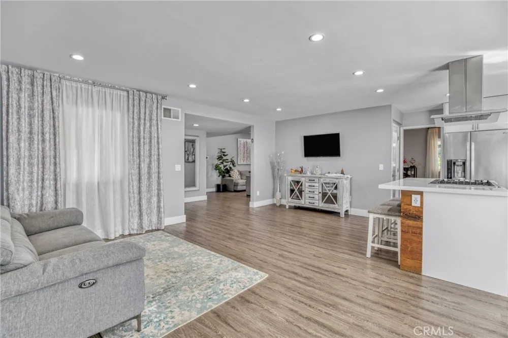 7293 Cirrus Way West Hills, CA 91307