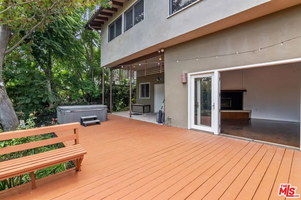 13463 Rand Drive Sherman Oaks, CA 91423