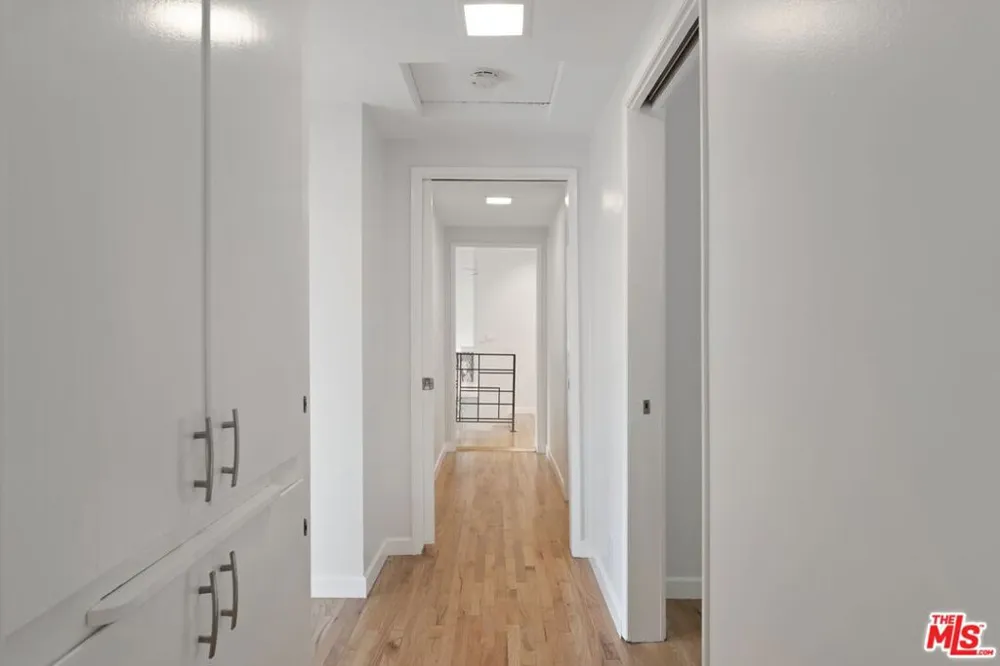 13463 Rand Drive Sherman Oaks, CA 91423