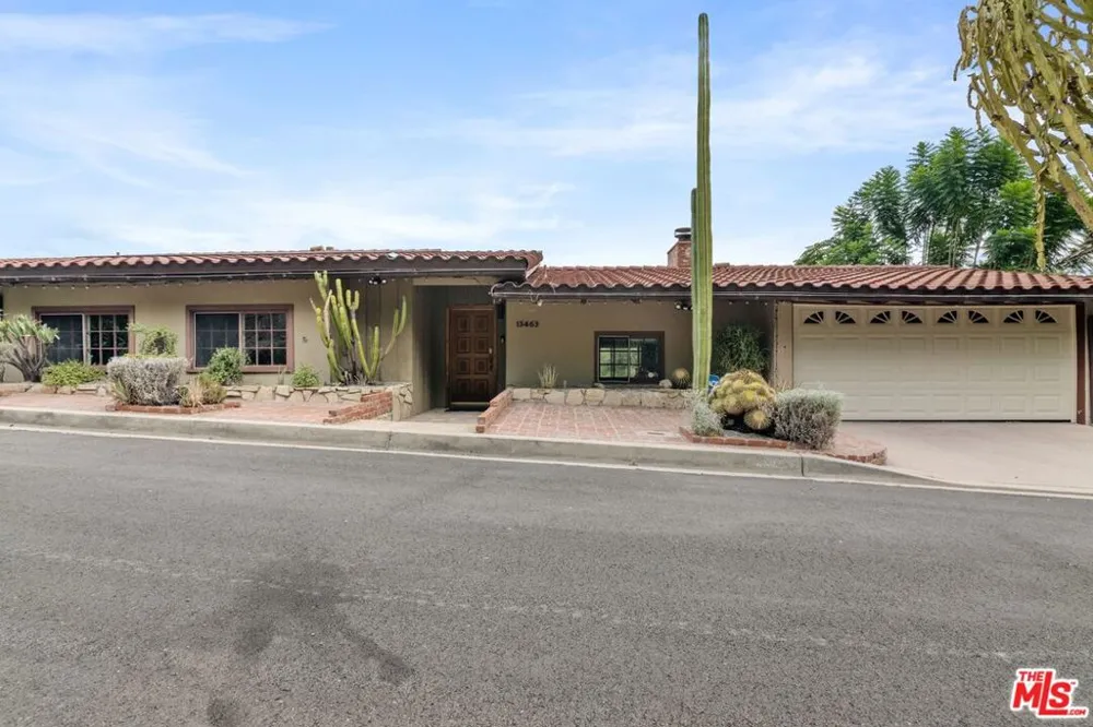 13463 Rand Drive Sherman Oaks, CA 91423