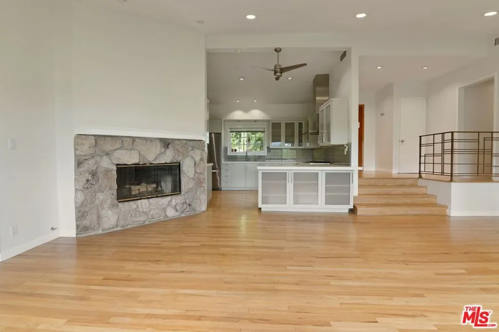 13463 Rand Drive Sherman Oaks, CA 91423