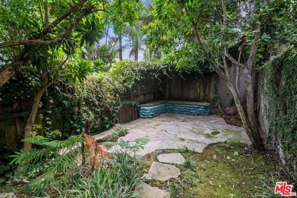 13463 Rand Drive Sherman Oaks, CA 91423