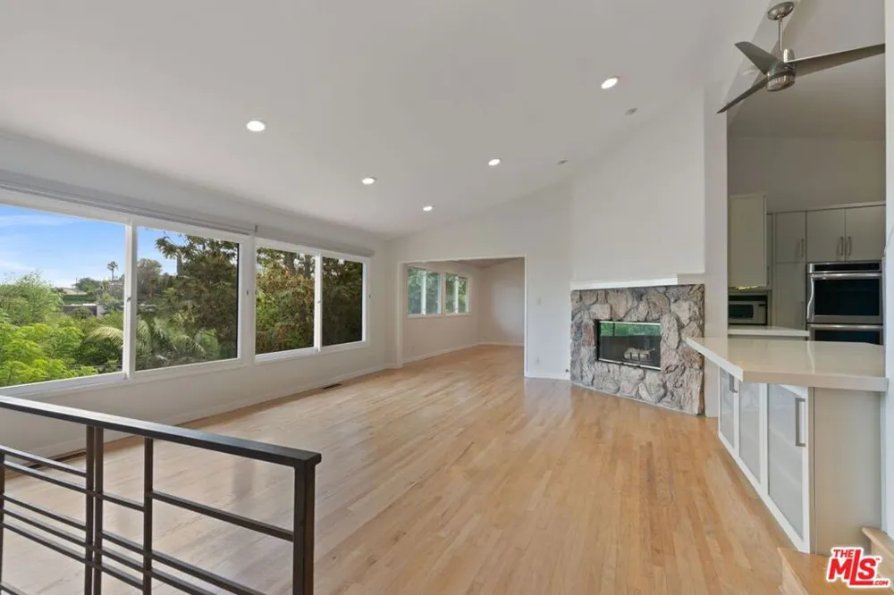 13463 Rand Drive Sherman Oaks, CA 91423