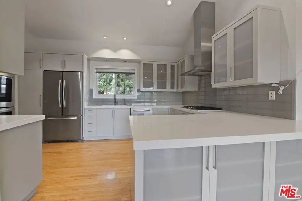 13463 Rand Drive Sherman Oaks, CA 91423