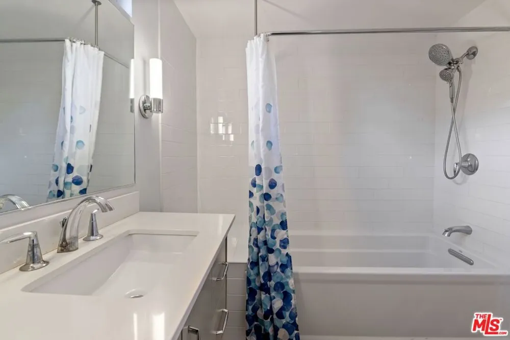 13463 Rand Drive Sherman Oaks, CA 91423