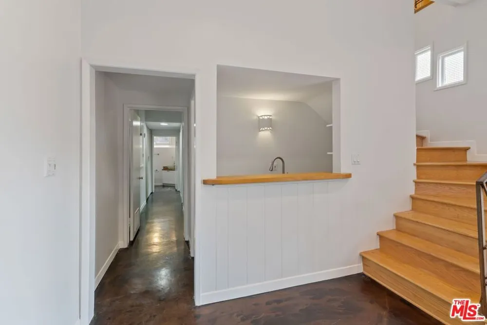 13463 Rand Drive Sherman Oaks, CA 91423