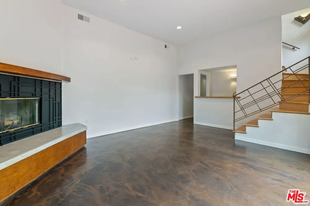 13463 Rand Drive Sherman Oaks, CA 91423