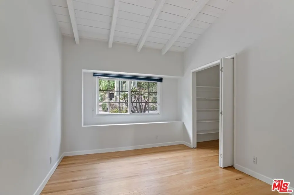 13463 Rand Drive Sherman Oaks, CA 91423