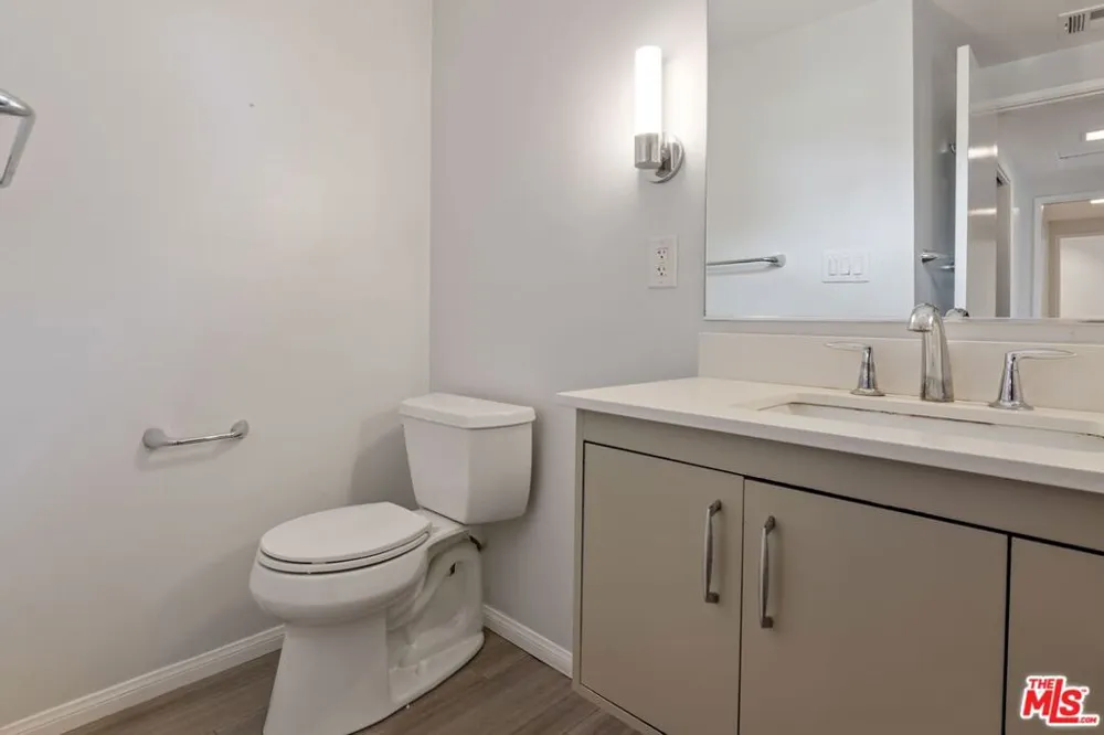 13463 Rand Drive Sherman Oaks, CA 91423