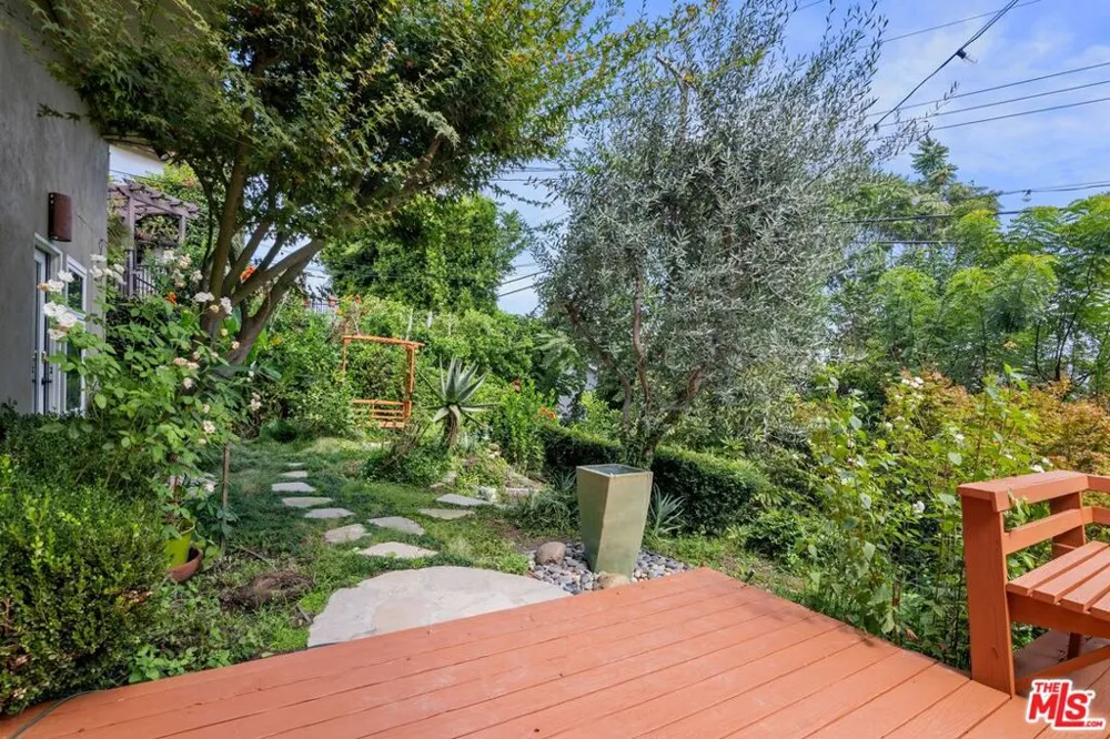 13463 Rand Drive Sherman Oaks, CA 91423