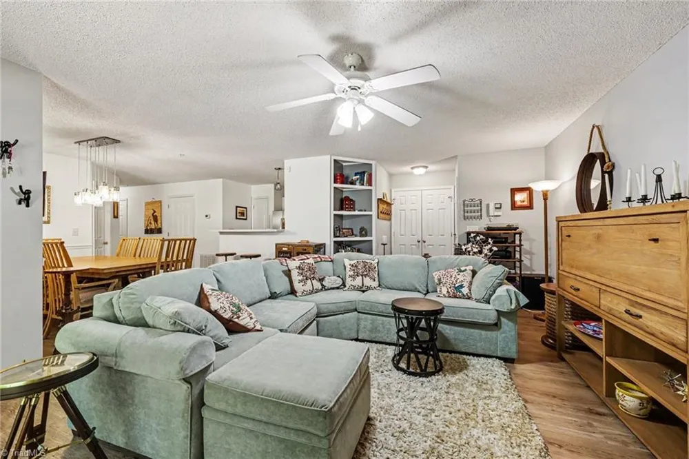 2012 Salem Bluff Drive Winston-Salem, NC 27127